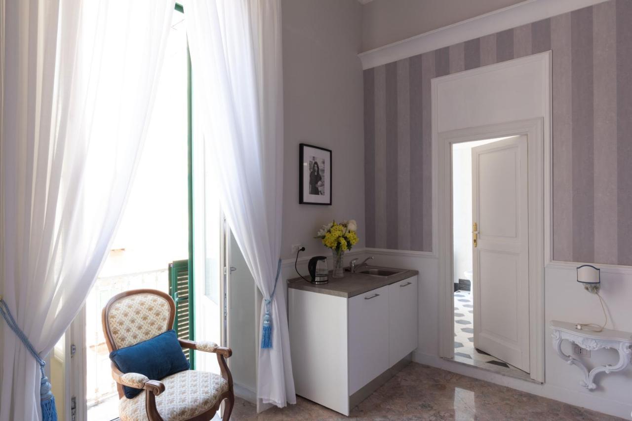 Casa Gagliardi Bed & Breakfast เนเปิลส์ ภายนอก รูปภาพ