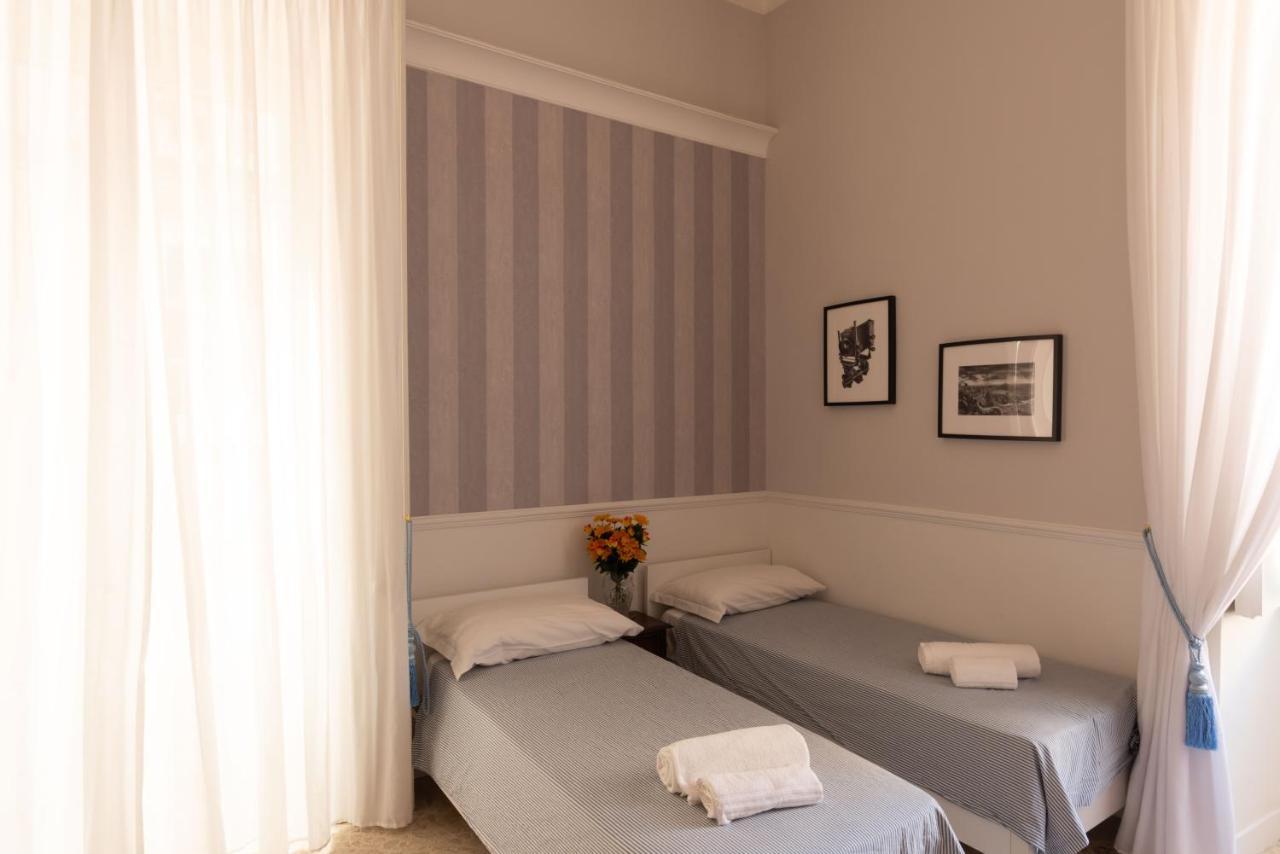 Casa Gagliardi Bed & Breakfast เนเปิลส์ ภายนอก รูปภาพ