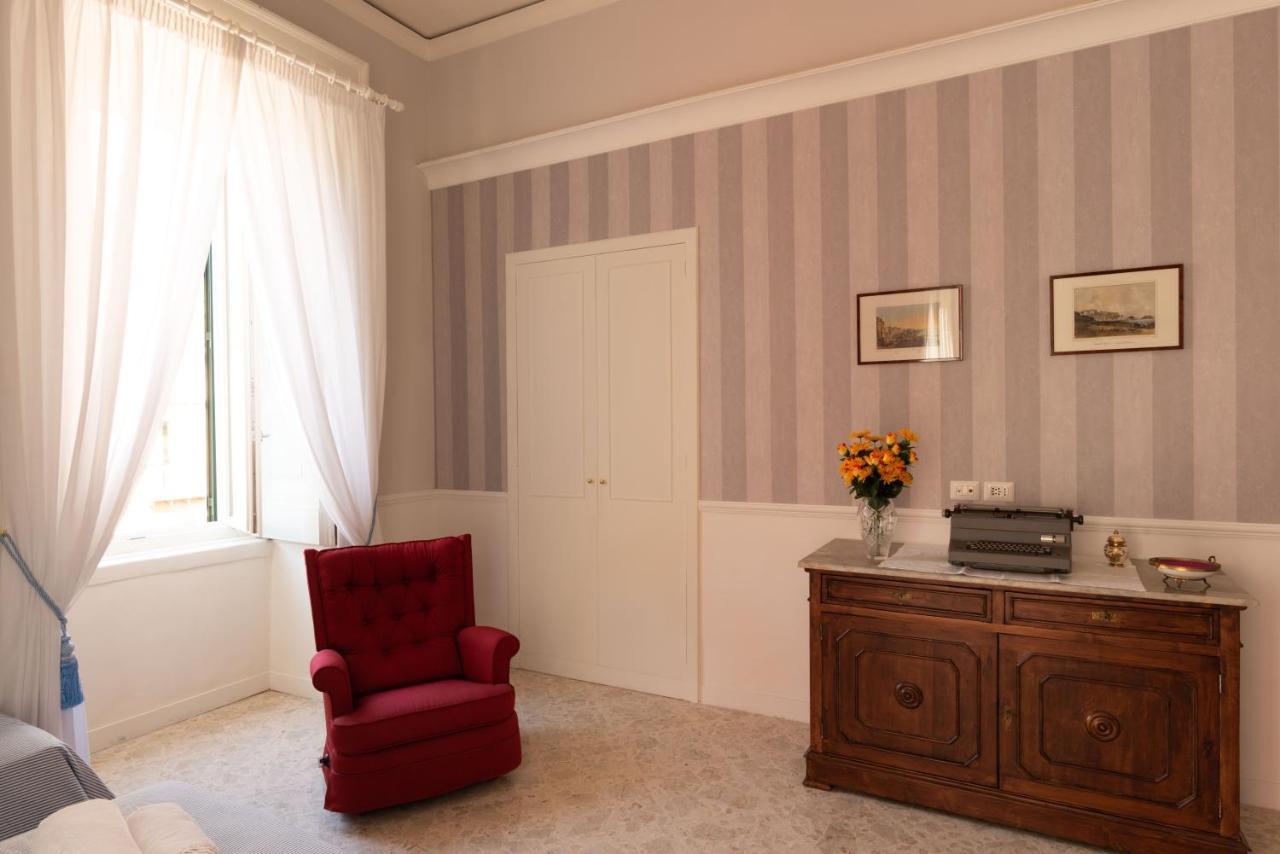 Casa Gagliardi Bed & Breakfast เนเปิลส์ ภายนอก รูปภาพ