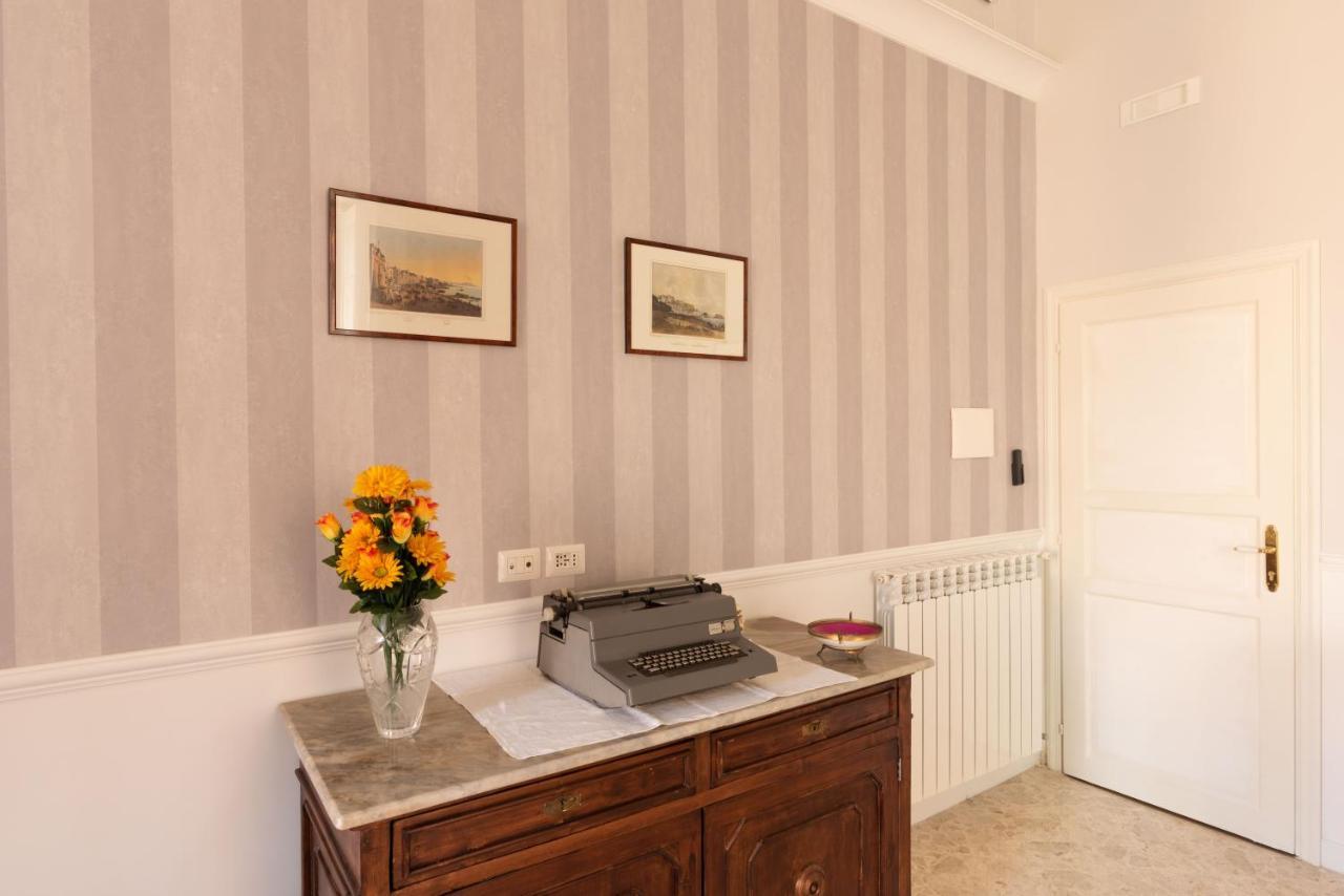 Casa Gagliardi Bed & Breakfast เนเปิลส์ ภายนอก รูปภาพ